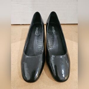 Vaneli Patent Leather Shoes. Size 5.5 NWOT